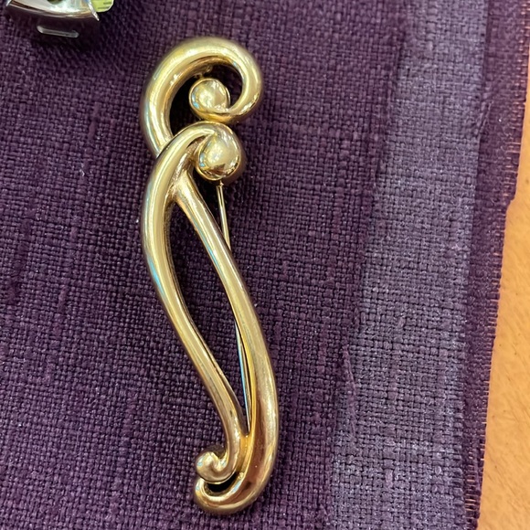 Classic Givenchy gold plated open design brooch 3 inches tall - Picture 1 of 11
